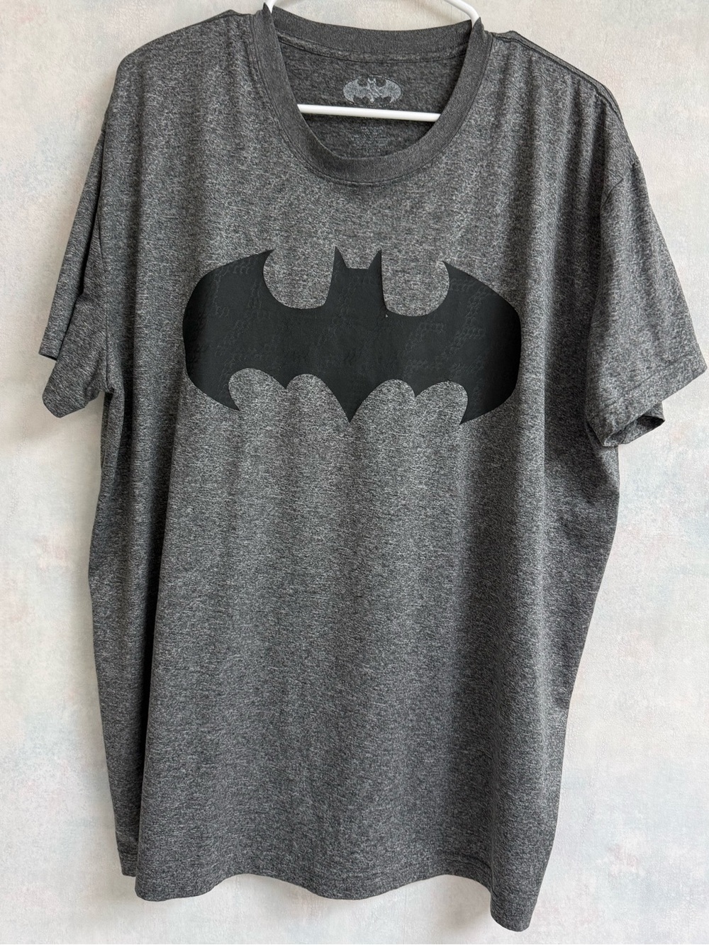Men’s XL Batman Short Sleeve Tee. Great for Halloween! Black Heathered Tee.